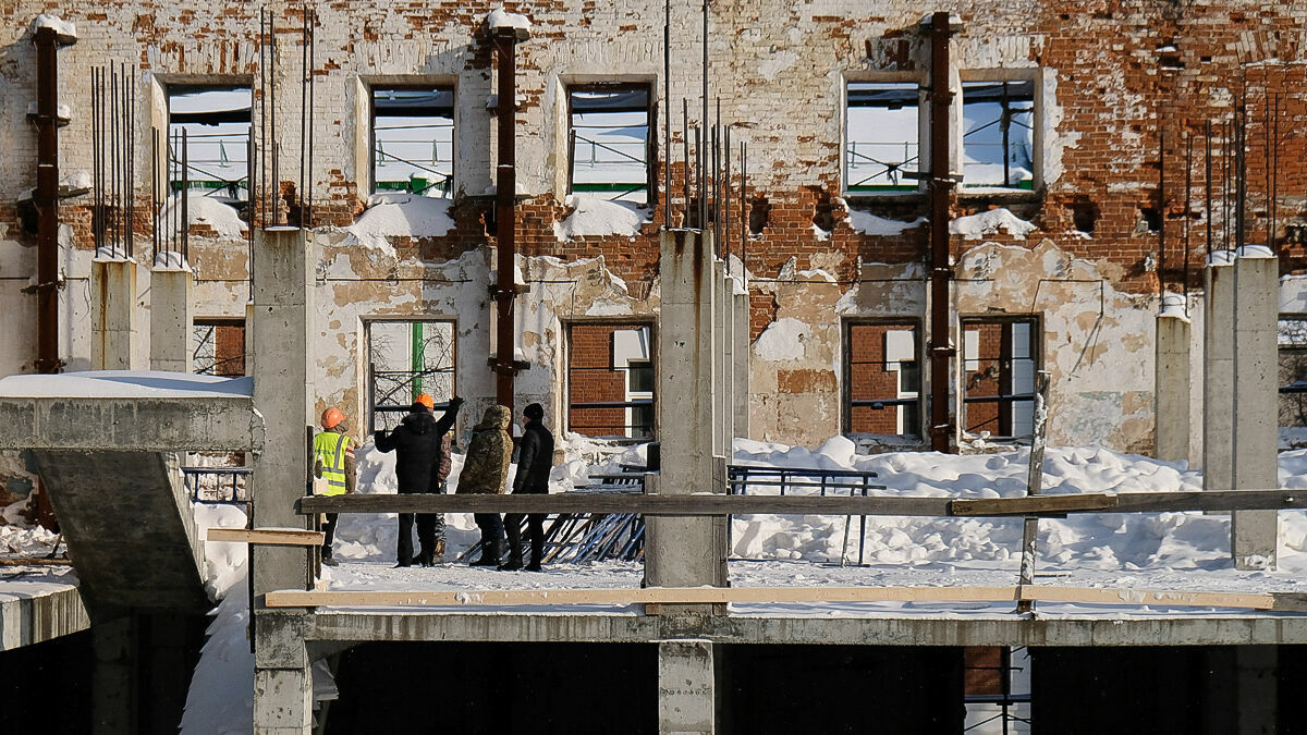 Фотофакт: «Пермглавснаб» начал сносить историческое здание пивзавода