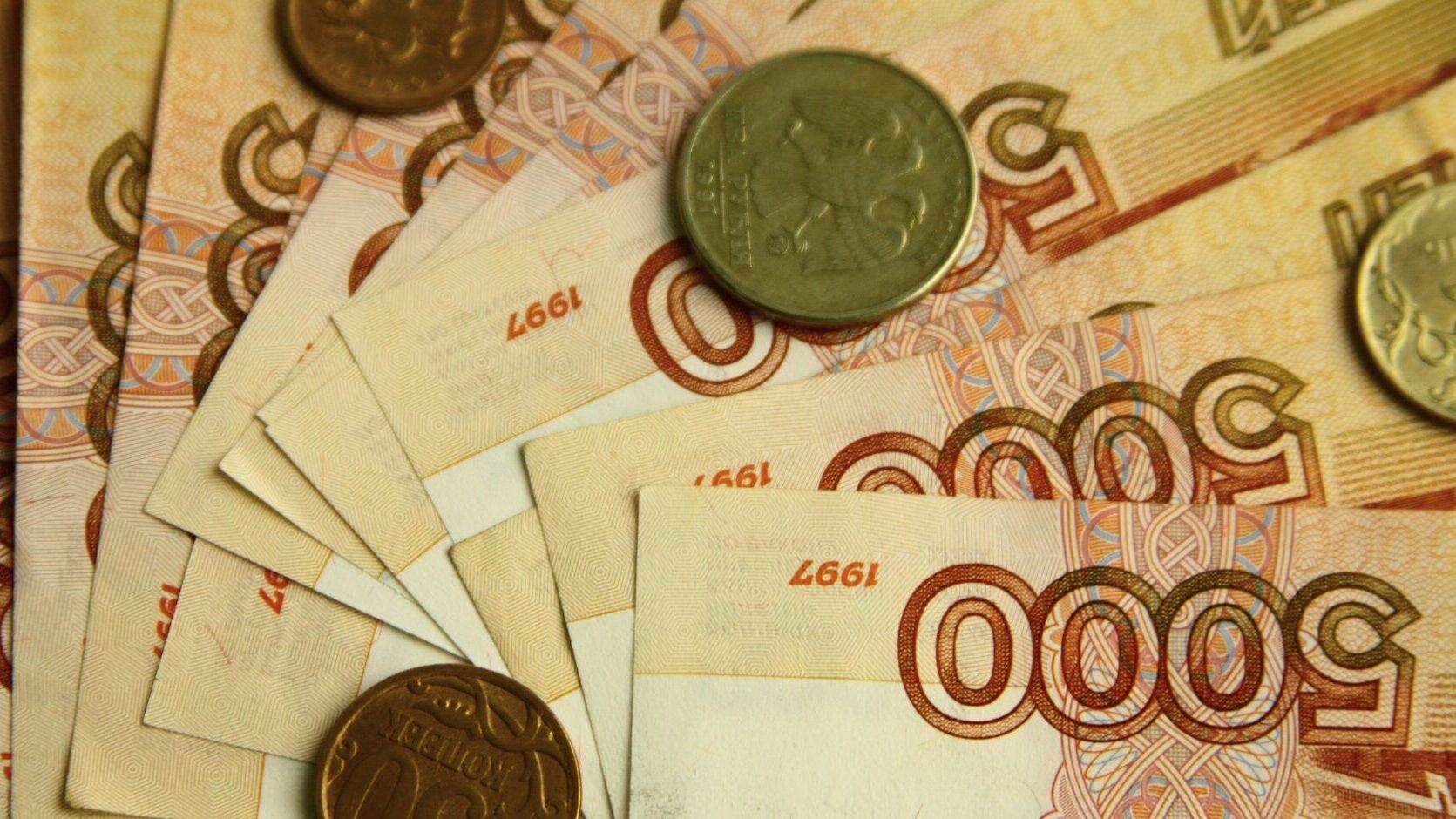 Подрядчик выплатит пермячке компенсацию в 50 тыс. рублей за повреждение автомобиля