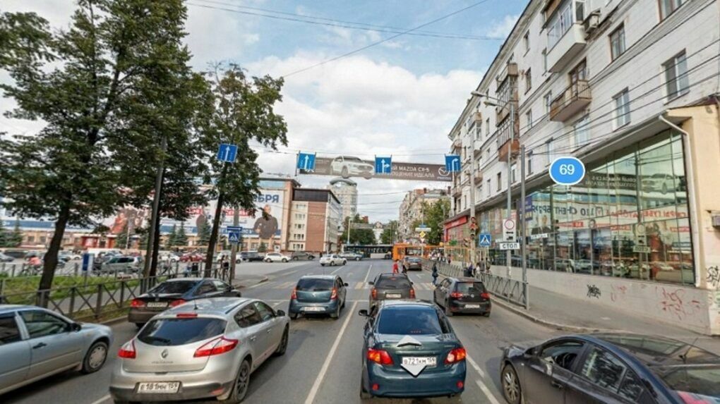Завтра закроют движение транспорта по улице Луначарского