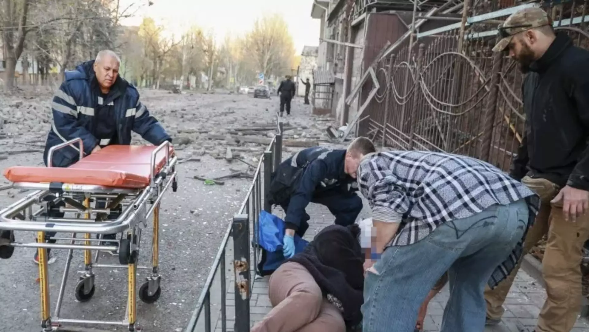 В Донецке при трехкратном обстреле пострадали 25 человек, шесть — погибли