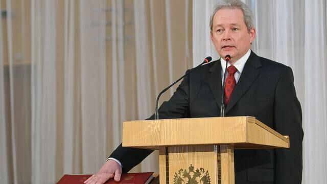 Виктор Басаргин остается первым среди губернаторов-аутсайдеров