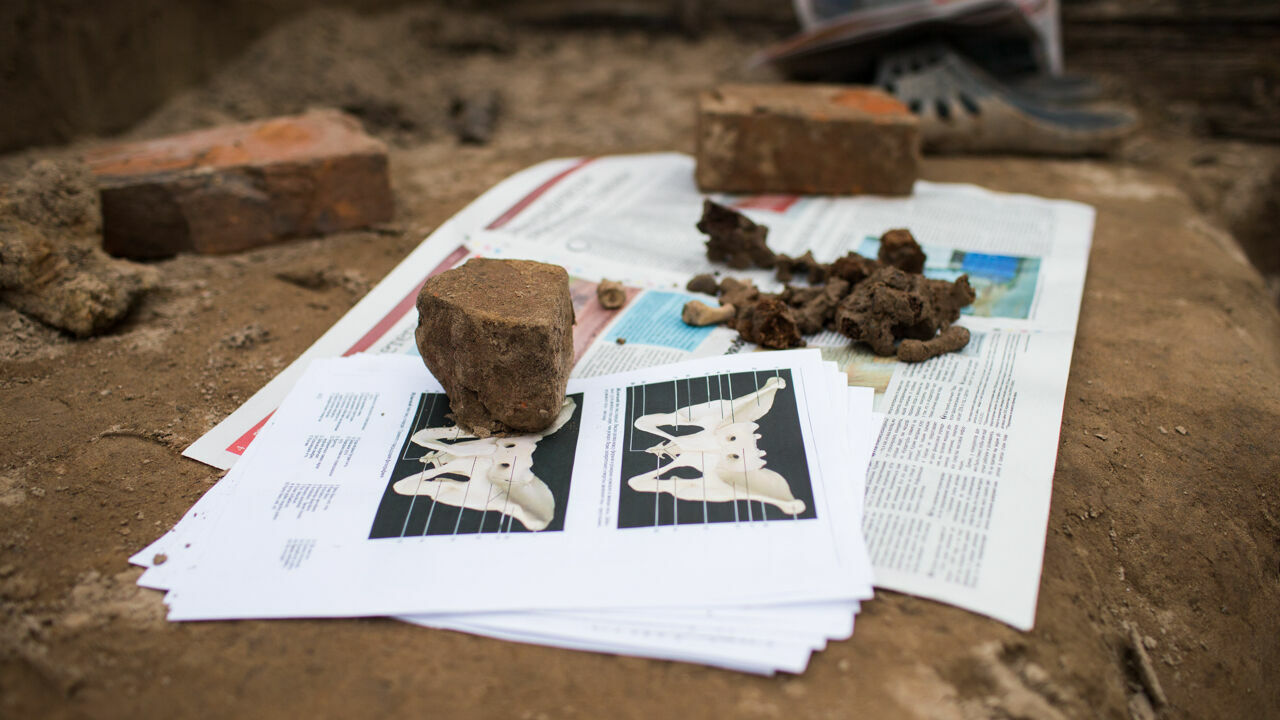 Археологи перекопали место будущей поликлиники в центре Перми. Вот их находки