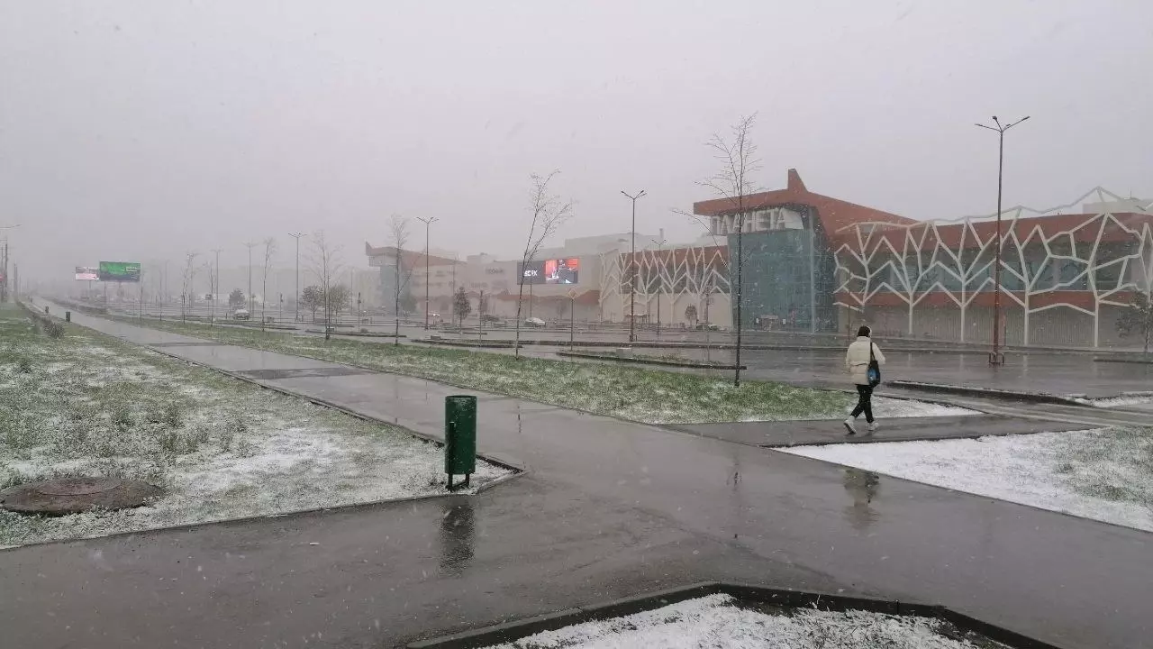 Пермь утром 6 мая накрыл снегопад