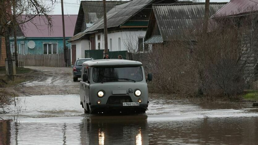 Из-за дождей в Карагайском районе подтопило село