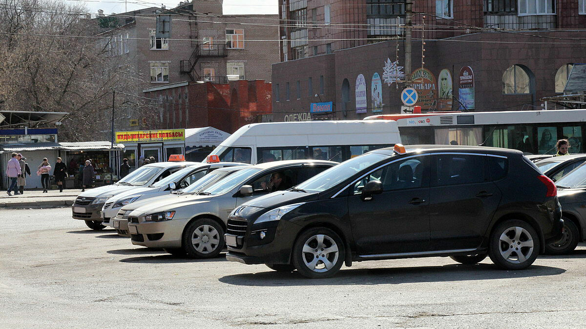 Пермские такси не хотят возить чиновников. Кажется, задумка губернатора пока проваливается