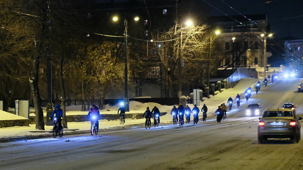 «Час Земли»: по Перми проехали велосветлячки. ФОТО